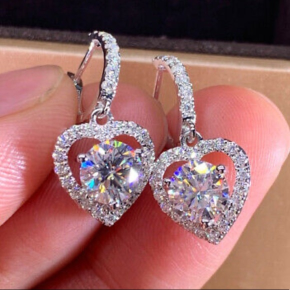 New Sterling silver diamond heart ❤️ earrings - Picture 1 of 4
